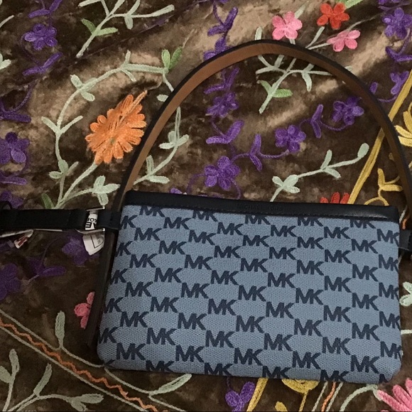 ONLY SMALL ONE LEFT!!!! Mk fanny packs. - Picture 2 of 2